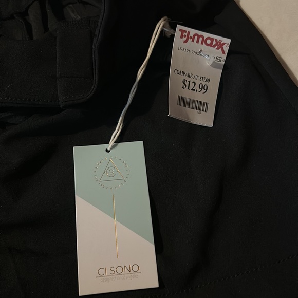 Shorts - Picture 4 of 4